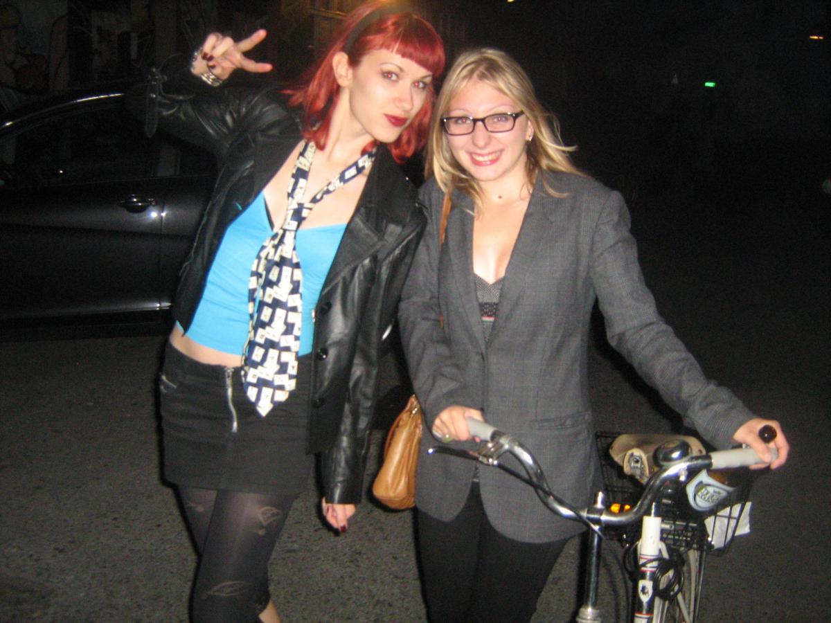 Aleksandra & Roxanne and a bike