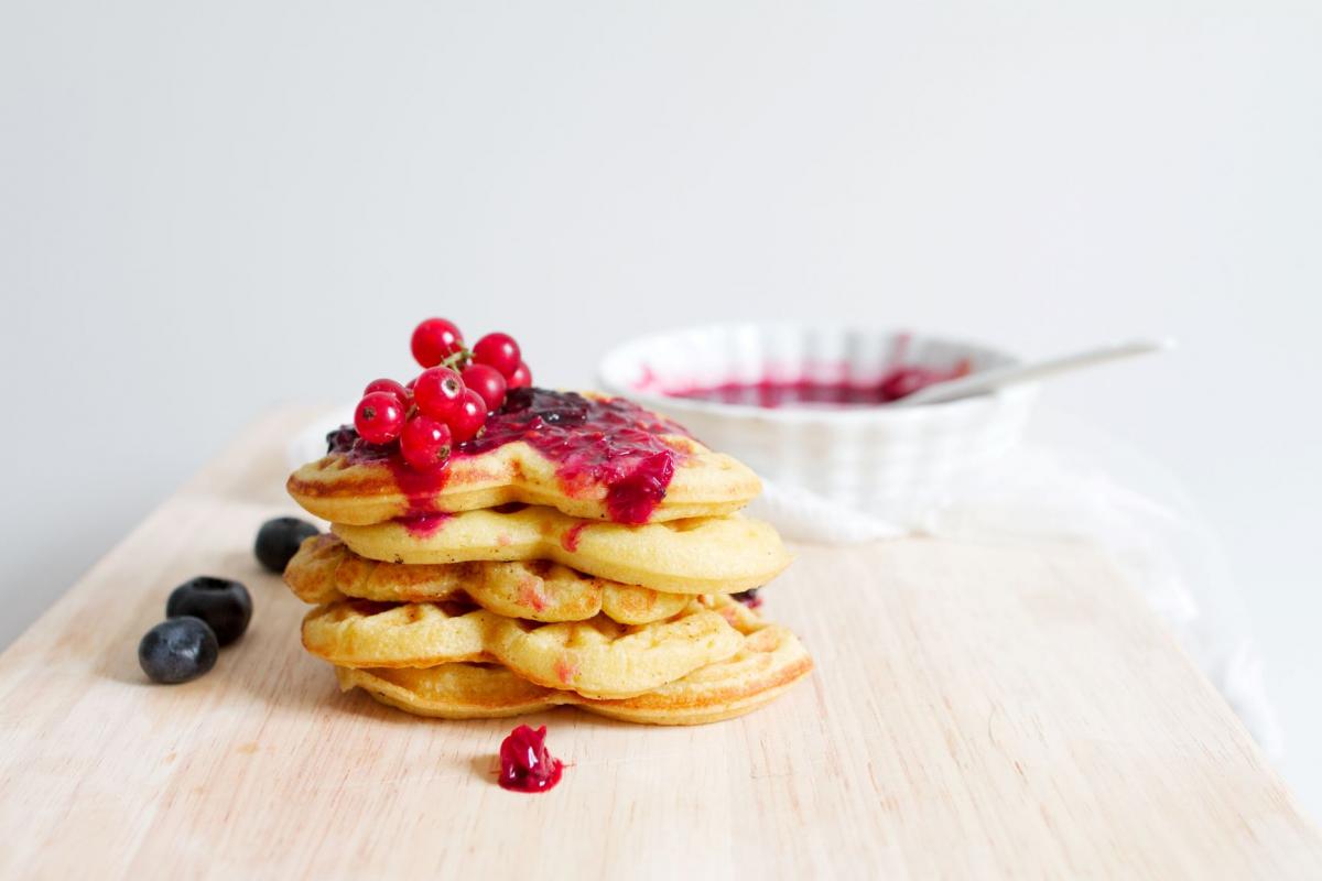 pancakes with red berries