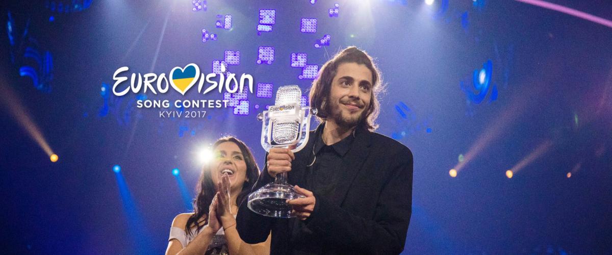 Salvador Sobral with a trophey