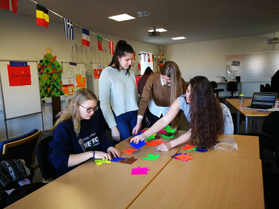 women working together