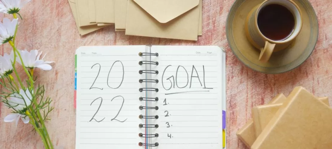 open diary with 2022 goals